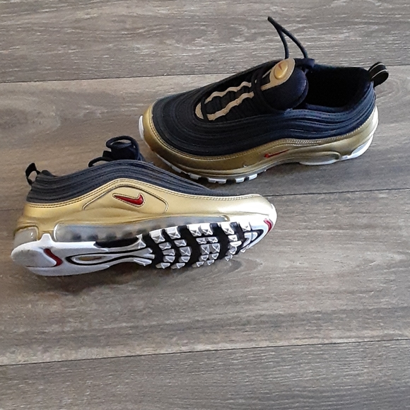 Nike shoes - Picture 2 of 2